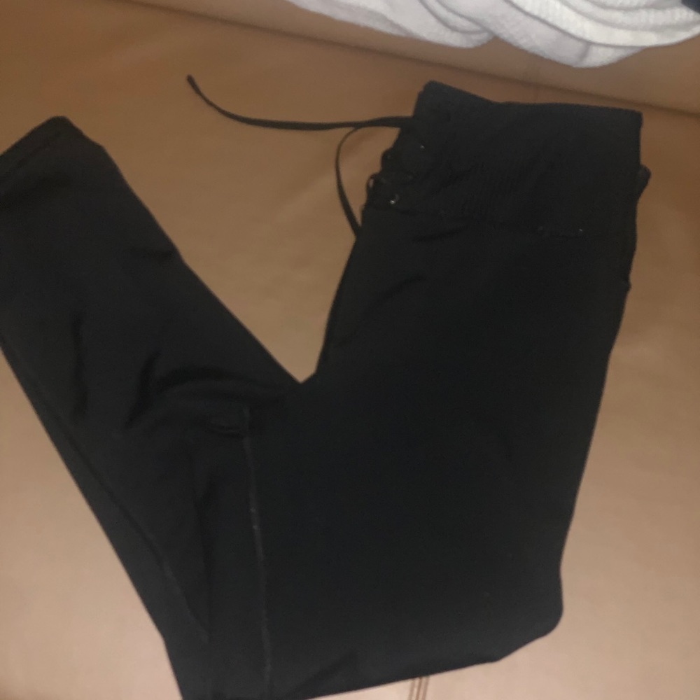 VICTORIA SECRET SIZE M TIE ANKLE LEGGINGS